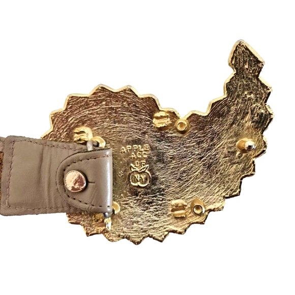 VINTAGE APPLE ACC of NY Size M Hip/Waist Leather Belt Large Gold Paisley Buckle - Picture 8 of 8